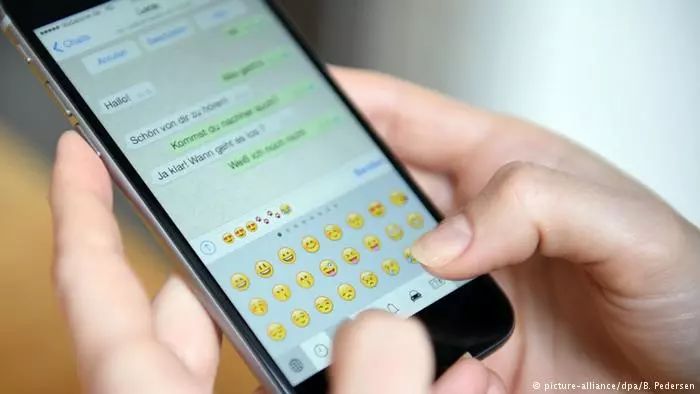 指尖上的十分钟，网上手机充值的便捷与隐忧
